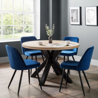 berwick-round-table-burgess-chairs-roomset